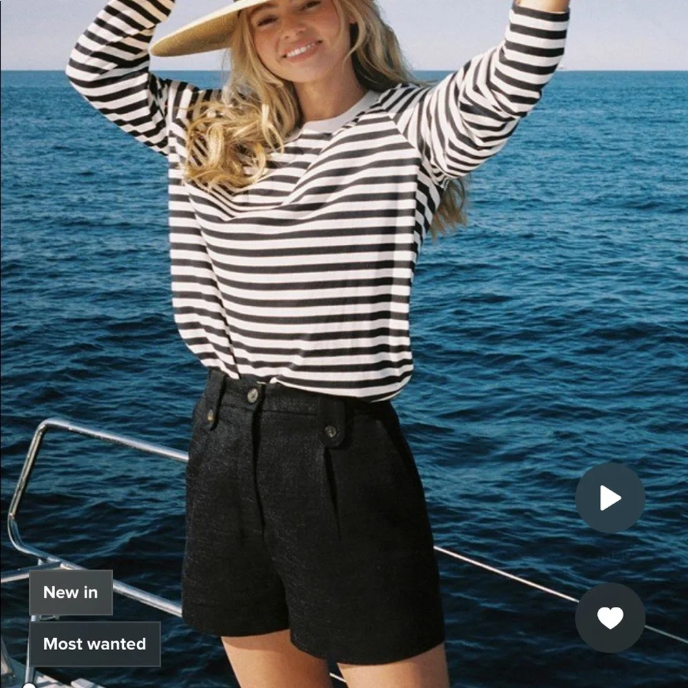 Na-kd Claire rose collab shorts in black - Picture 2 of 7